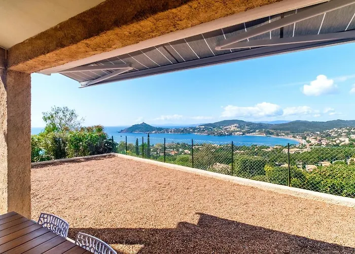 Casa de Férias Domaine De La Bastide D'a Saint-Raphaël